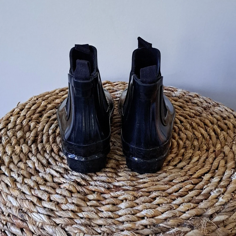 Hunter Youth Unisex Glossy Black Rubber‎ Pull On Wellie Rain Ankle Boots B1/G2